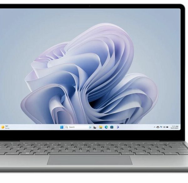 Microsoft Surface Go 3 / 12,4" / i5-1235U / 8GB / 256GB